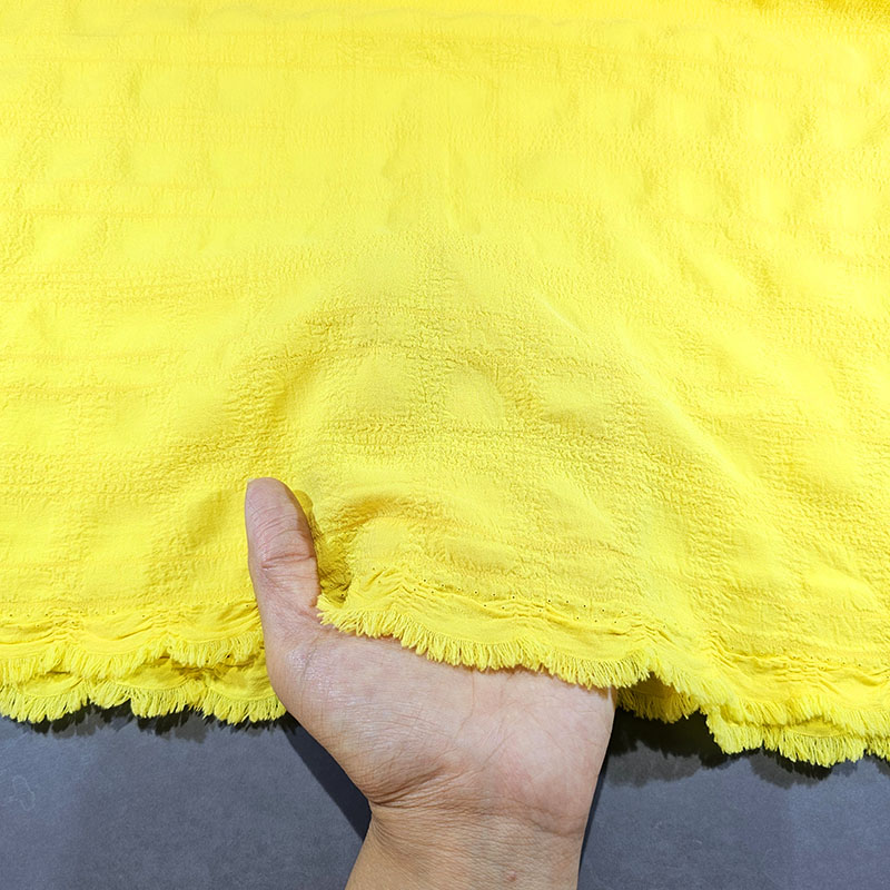 ابروبادی طرحدار دیزاین چهارخانه پفکی زرد رنگ